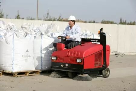 Balayeuse autoportée RCM NOVE E