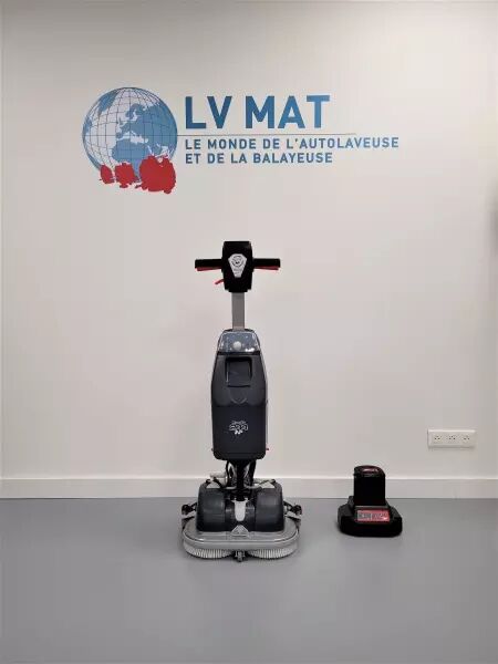 Autolaveuse compacte NUMATIC 244NX